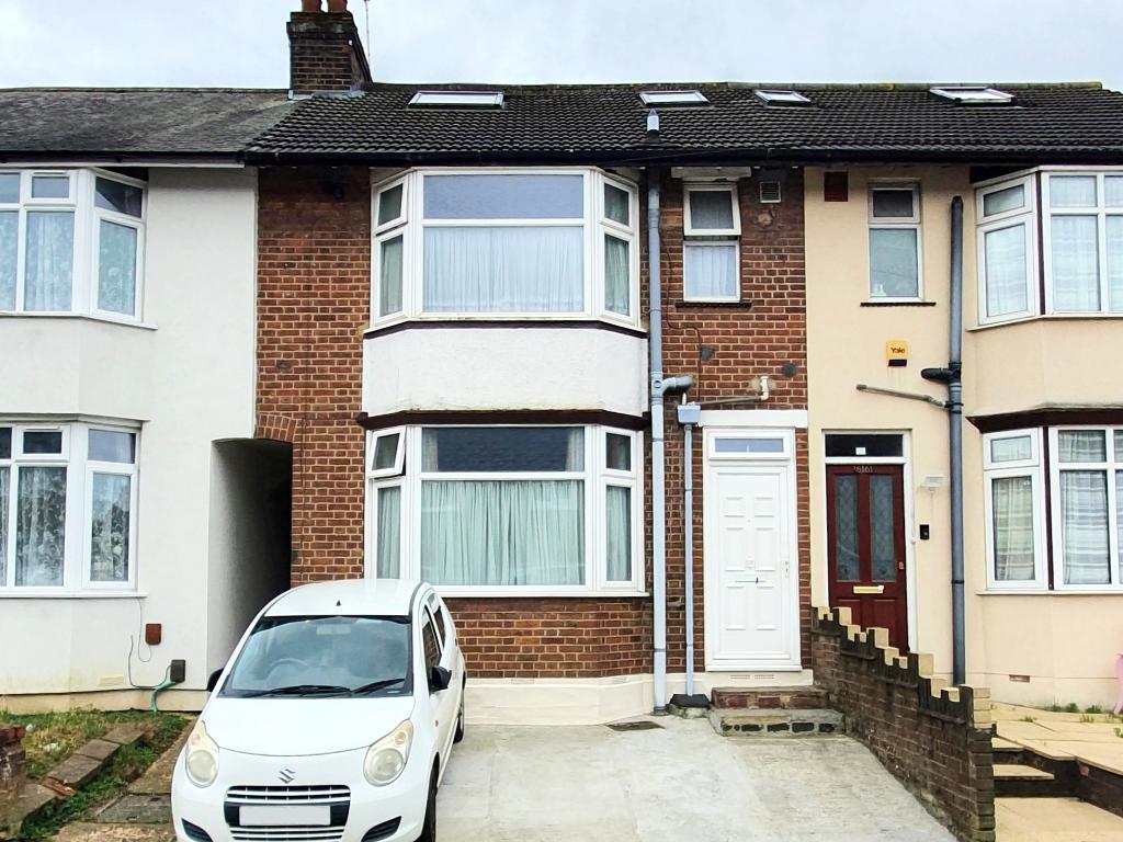 St Augustine Avenue, Saints Area, Luton, Bedfordshire, LU3 1QD