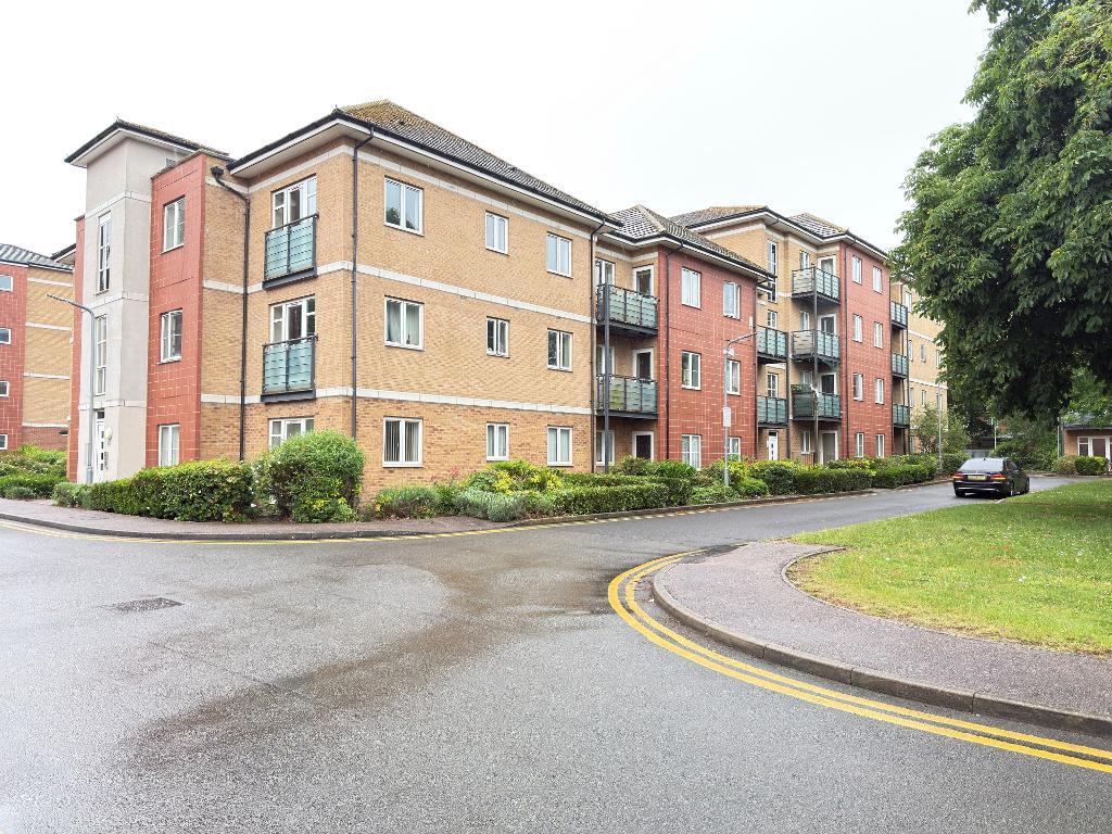 The Parklands, Court Drive, Dunstable, Bedfordshire, LU5 4GW